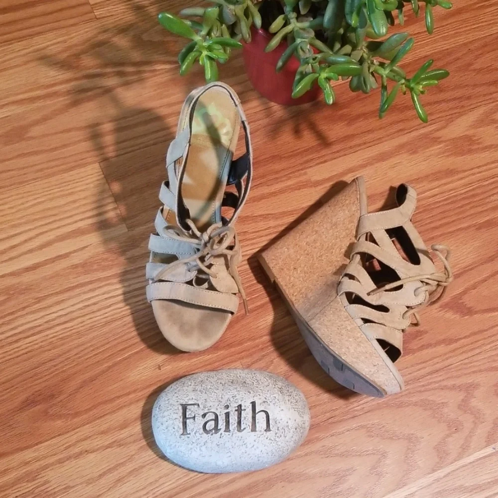 Boho fergalicion wedge heel